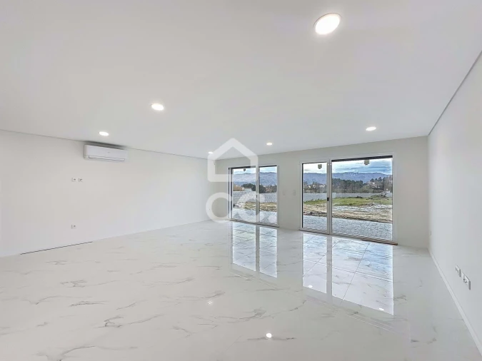 Moradia T3 para Venda em Vale de Anta Foto 5