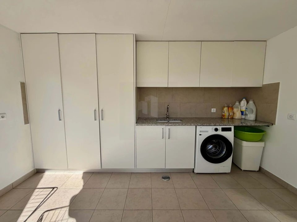 Moradia T4 para Venda em Vieira de Leiria Foto 7