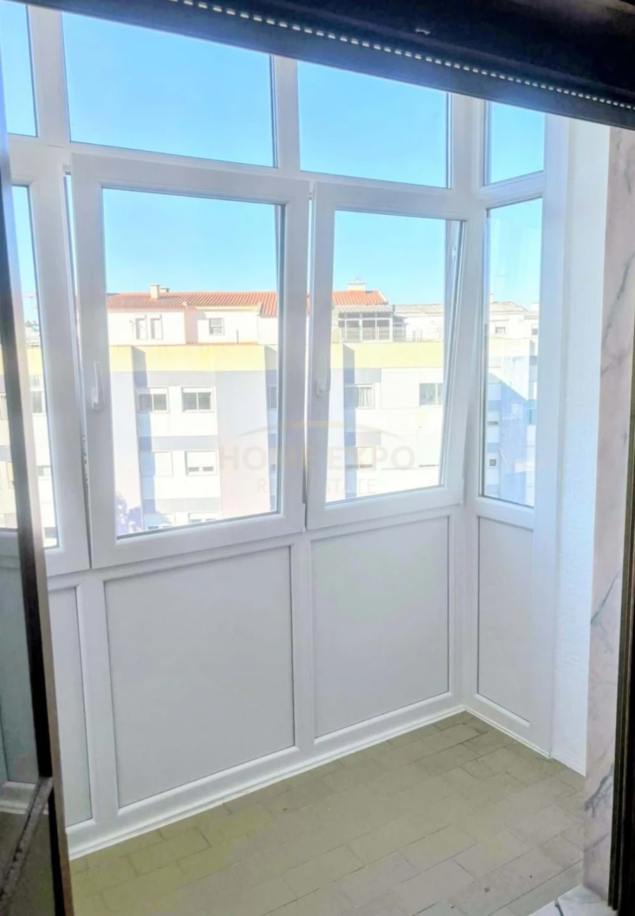 Apartamento T2 para Arrendamento em Corroios Foto 5