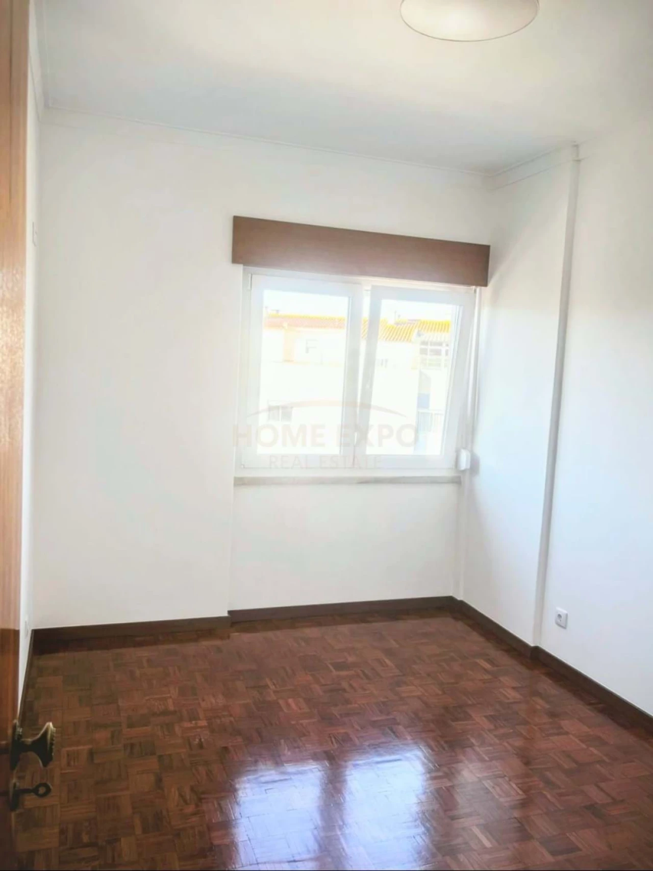 Apartamento T2 para Arrendamento em Corroios Foto 8