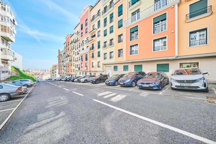 Apartamento T2 para Venda em Águas Livres Foto 23