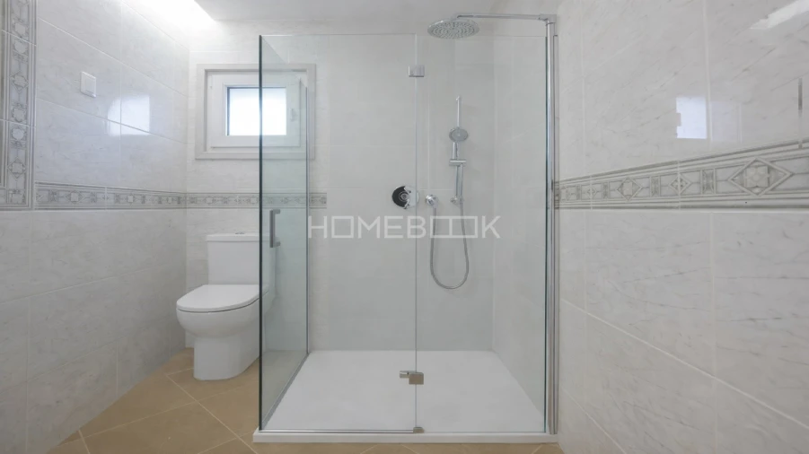 Moradia T4 para Venda em Charneca de Caparica e Sobreda Foto 12