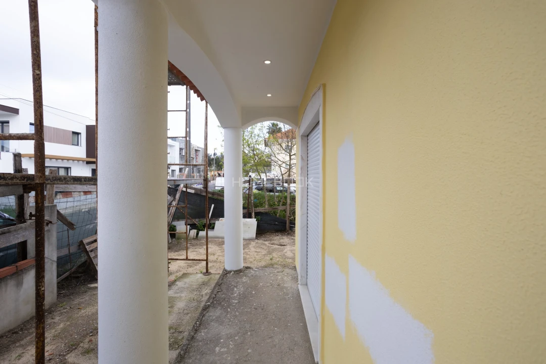 Moradia T4 para Venda em Charneca de Caparica e Sobreda Foto 36