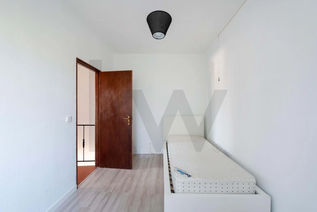 Moradia T2 para Venda em Budens Foto 14