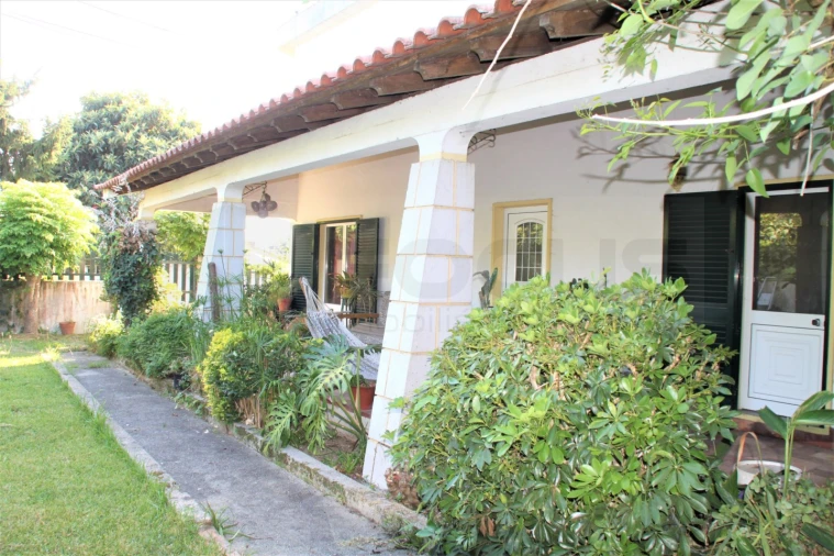 Moradia T5 para Venda em Salreu Foto 11