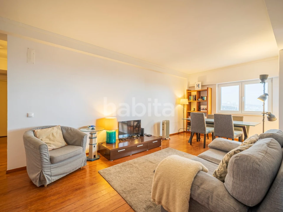 Apartamento T2 para Arrendamento em Penha de França Foto 1