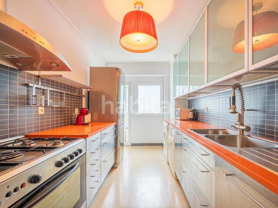 Apartamento T2 para Arrendamento em Penha de França Foto 8