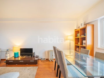 Apartamento T2 para Arrendamento em Penha de França