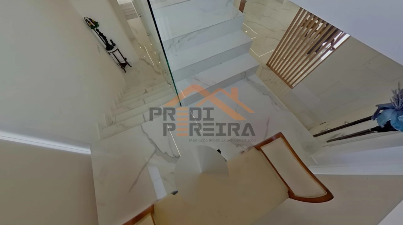 Moradia T3 para Venda em Pontinha e Famões Foto 23