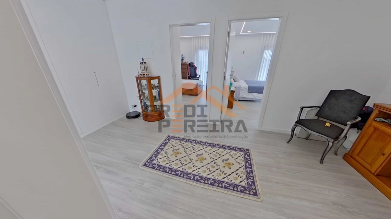 Moradia T3 para Venda em Pontinha e Famões Foto 28