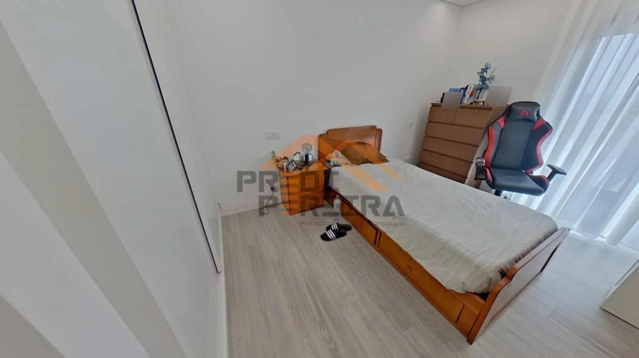 Moradia T3 para Venda em Pontinha e Famões Foto 34