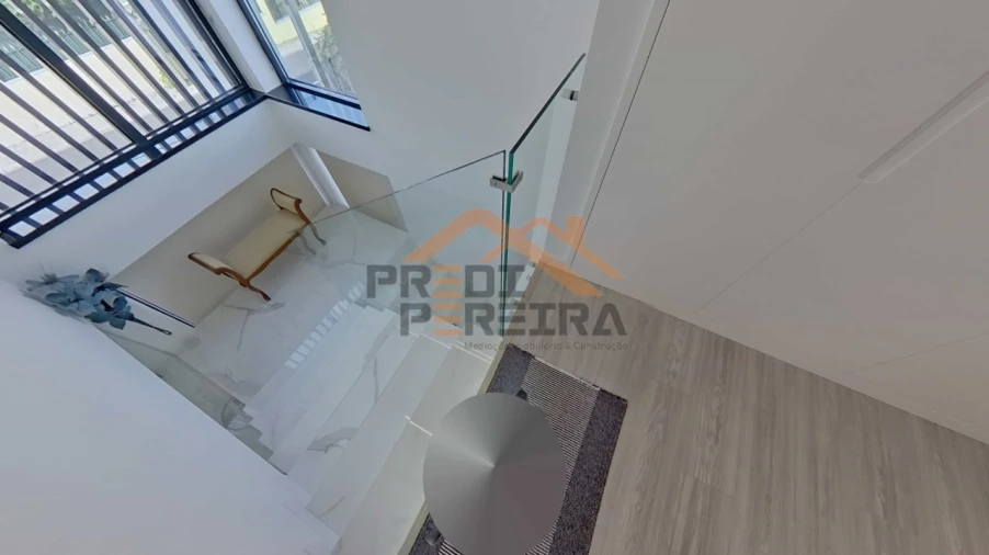 Moradia T3 para Venda em Pontinha e Famões Foto 24