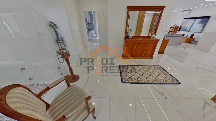 Moradia T3 para Venda em Pontinha e Famões Foto 18