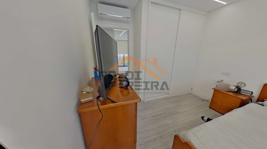 Moradia T3 para Venda em Pontinha e Famões Foto 35