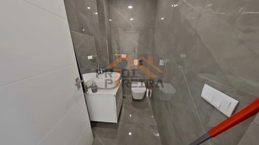 Moradia T3 para Venda em Pontinha e Famões Foto 19