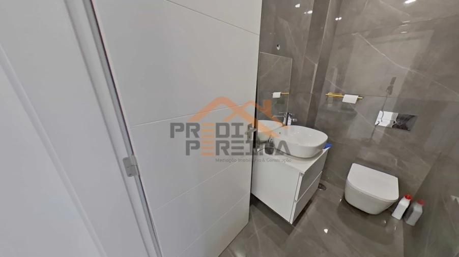 Moradia T3 para Venda em Pontinha e Famões Foto 20