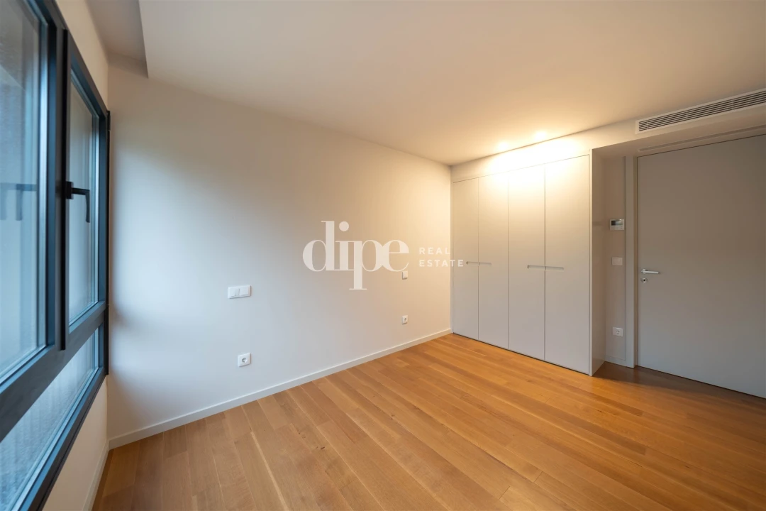 Apartamento T2 para Arrendamento em Urgezes Foto 15
