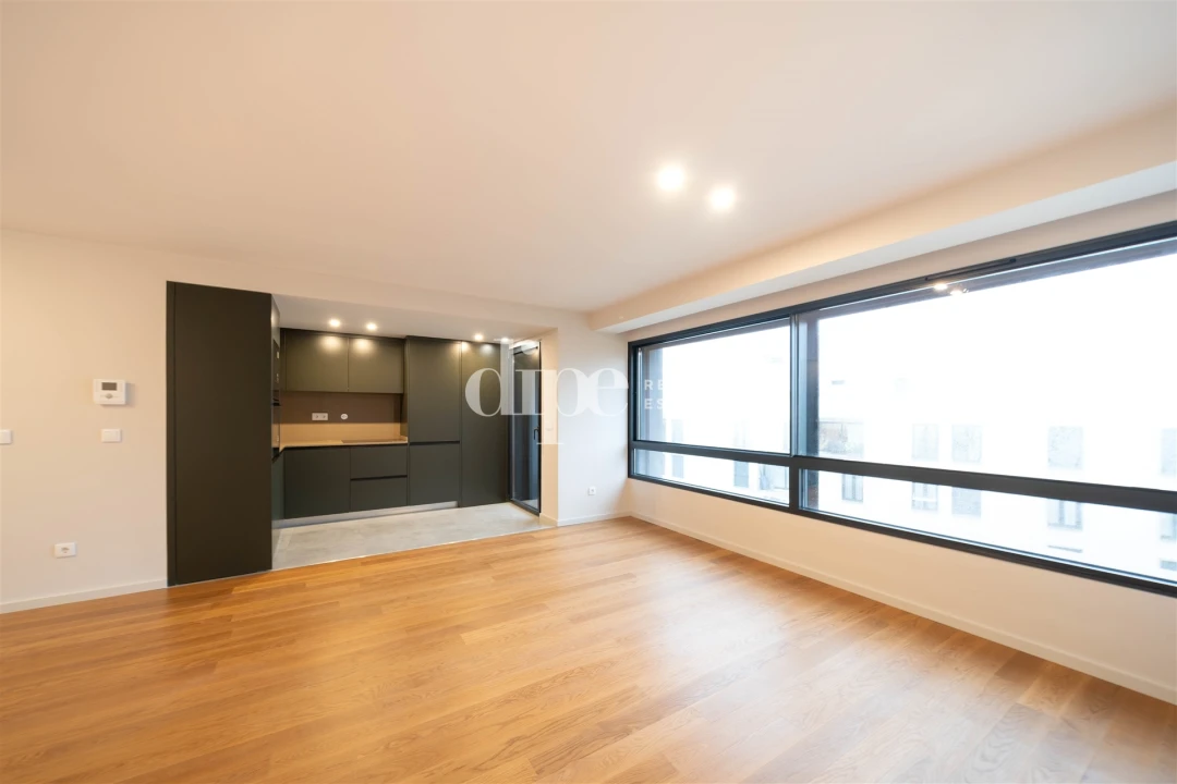 Apartamento T2 para Arrendamento em Urgezes Foto 8