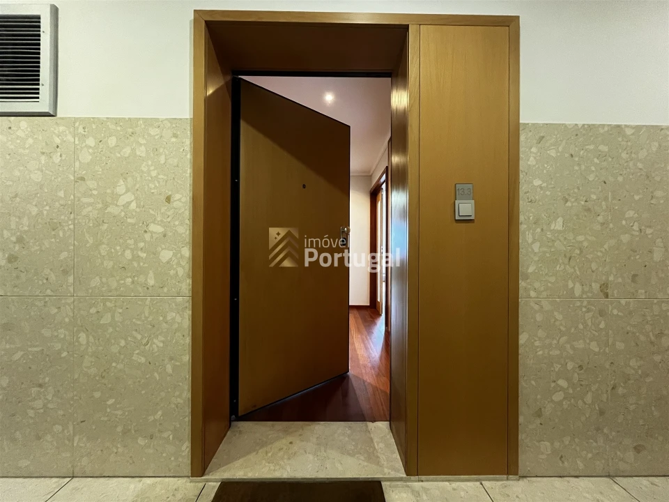 Apartamento T3 para Arrendamento em Lordelo do Ouro e Massarelos Foto 2