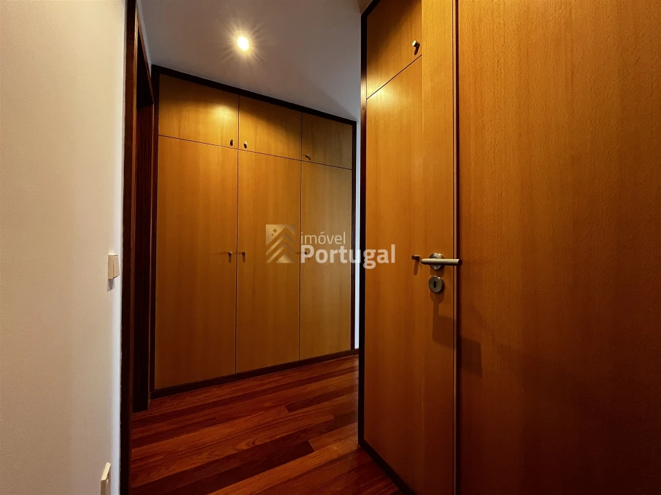 Apartamento T3 para Arrendamento em Lordelo do Ouro e Massarelos Foto 21