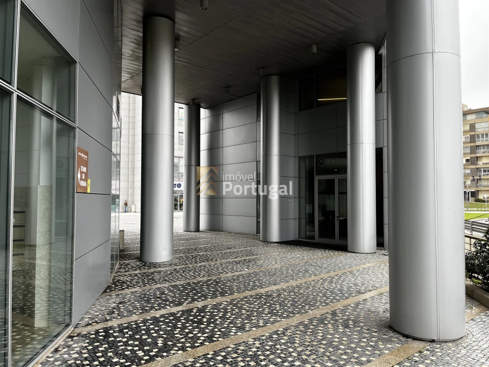 Apartamento T3 para Arrendamento em Lordelo do Ouro e Massarelos Foto 40