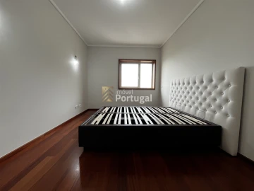 Apartamento T3 para Arrendamento em Lordelo do Ouro e Massarelos