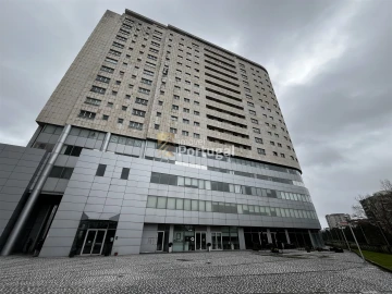 Apartamento T3 para Arrendamento em Lordelo do Ouro e Massarelos