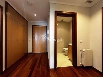 Apartamento T3 para Arrendamento em Lordelo do Ouro e Massarelos