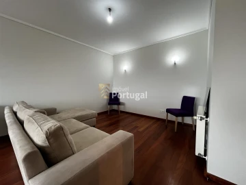 Apartamento T3 para Arrendamento em Lordelo do Ouro e Massarelos