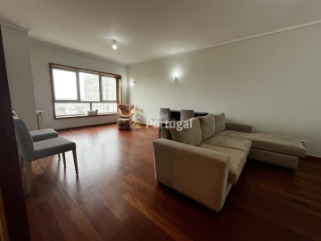 Apartamento T3 para Arrendamento em Lordelo do Ouro e Massarelos
