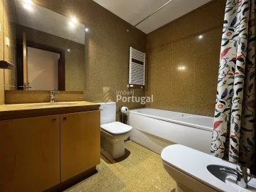 Apartamento T3 para Arrendamento em Lordelo do Ouro e Massarelos