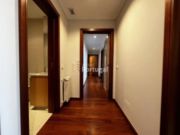Apartamento T3 para Arrendamento em Lordelo do Ouro e Massarelos