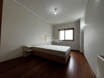 Apartamento T3 para Arrendamento em Lordelo do Ouro e Massarelos