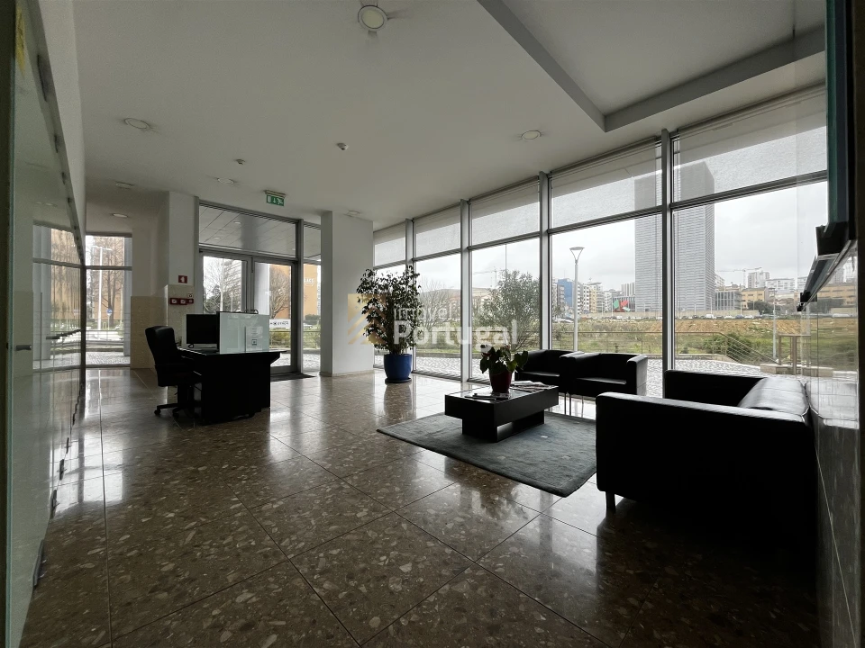 Apartamento T3 para Arrendamento em Lordelo do Ouro e Massarelos Foto 37