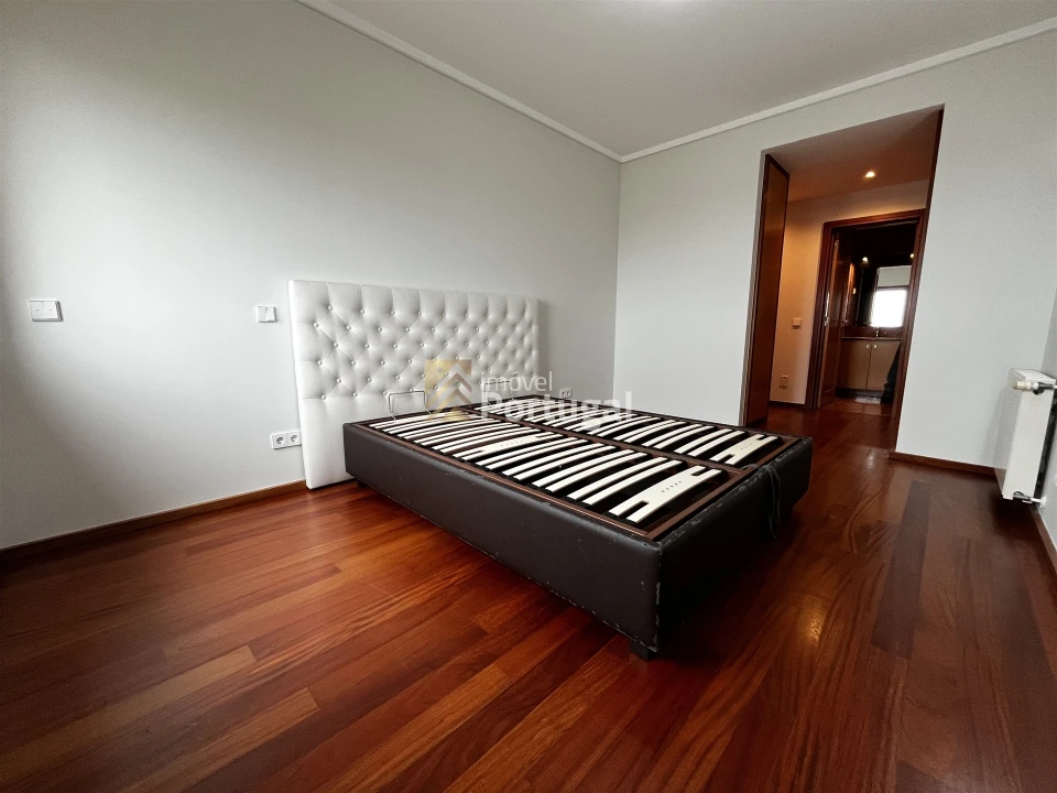 Apartamento T3 para Arrendamento em Lordelo do Ouro e Massarelos Foto 27