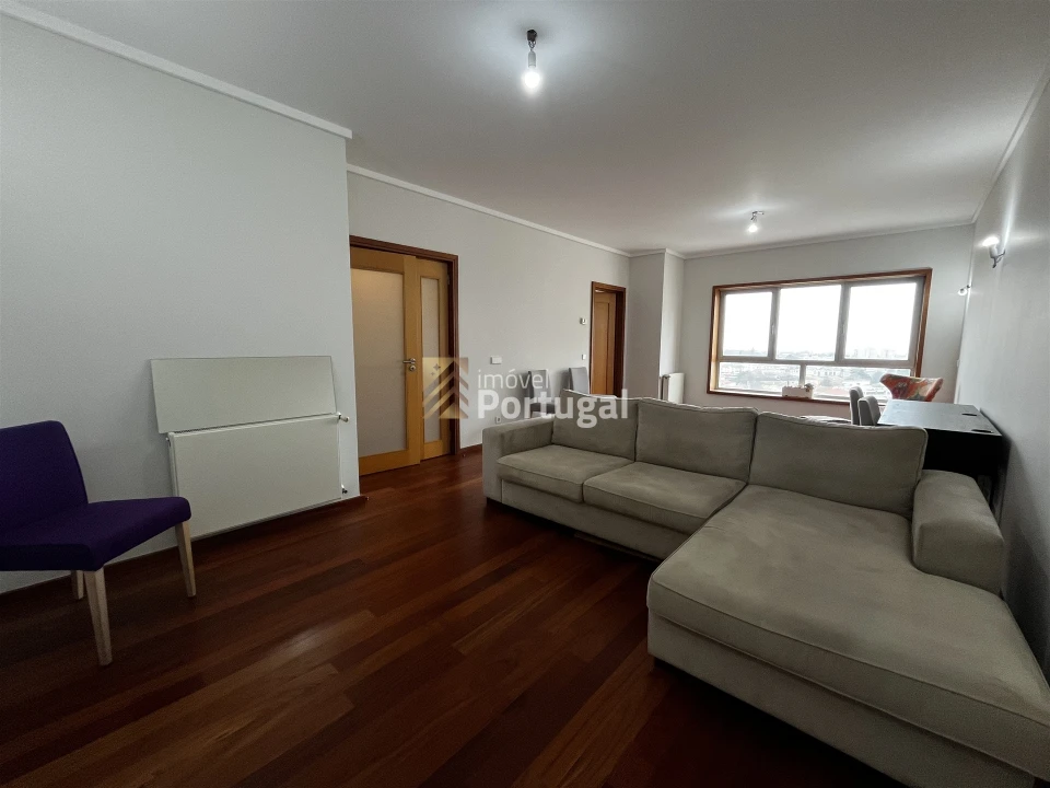 Apartamento T3 para Arrendamento em Lordelo do Ouro e Massarelos Foto 17