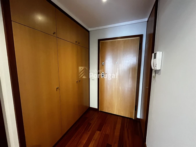 Apartamento T3 para Arrendamento em Lordelo do Ouro e Massarelos Foto 3