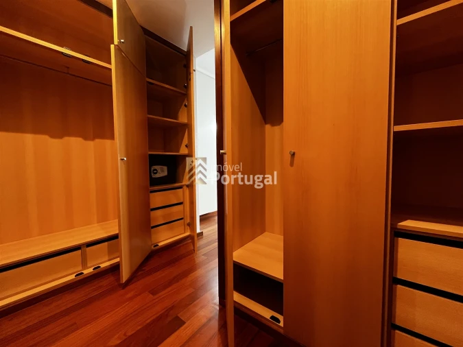 Apartamento T3 para Arrendamento em Lordelo do Ouro e Massarelos Foto 22