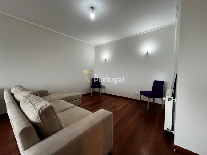 Apartamento T3 para Arrendamento em Lordelo do Ouro e Massarelos Foto 14