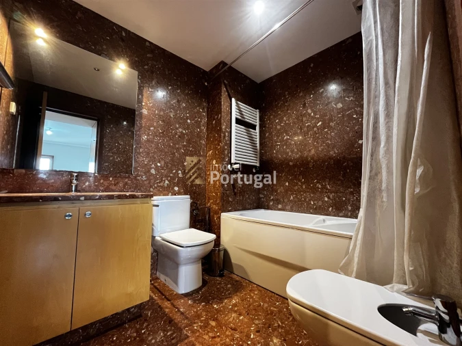 Apartamento T3 para Arrendamento em Lordelo do Ouro e Massarelos Foto 28