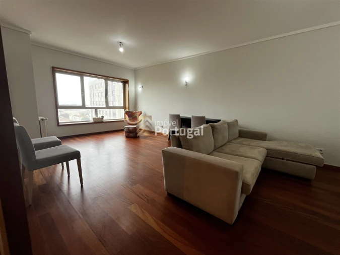 Apartamento T3 para Arrendamento em Lordelo do Ouro e Massarelos Foto 13