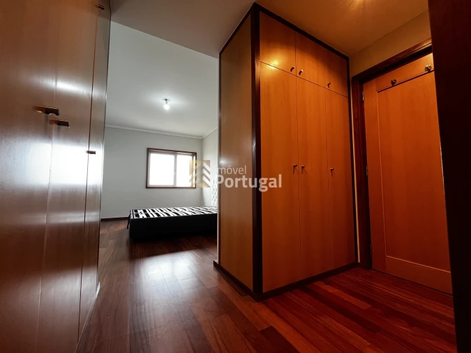 Apartamento T3 para Arrendamento em Lordelo do Ouro e Massarelos Foto 24