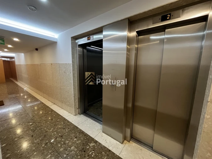 Apartamento T3 para Arrendamento em Lordelo do Ouro e Massarelos Foto 36
