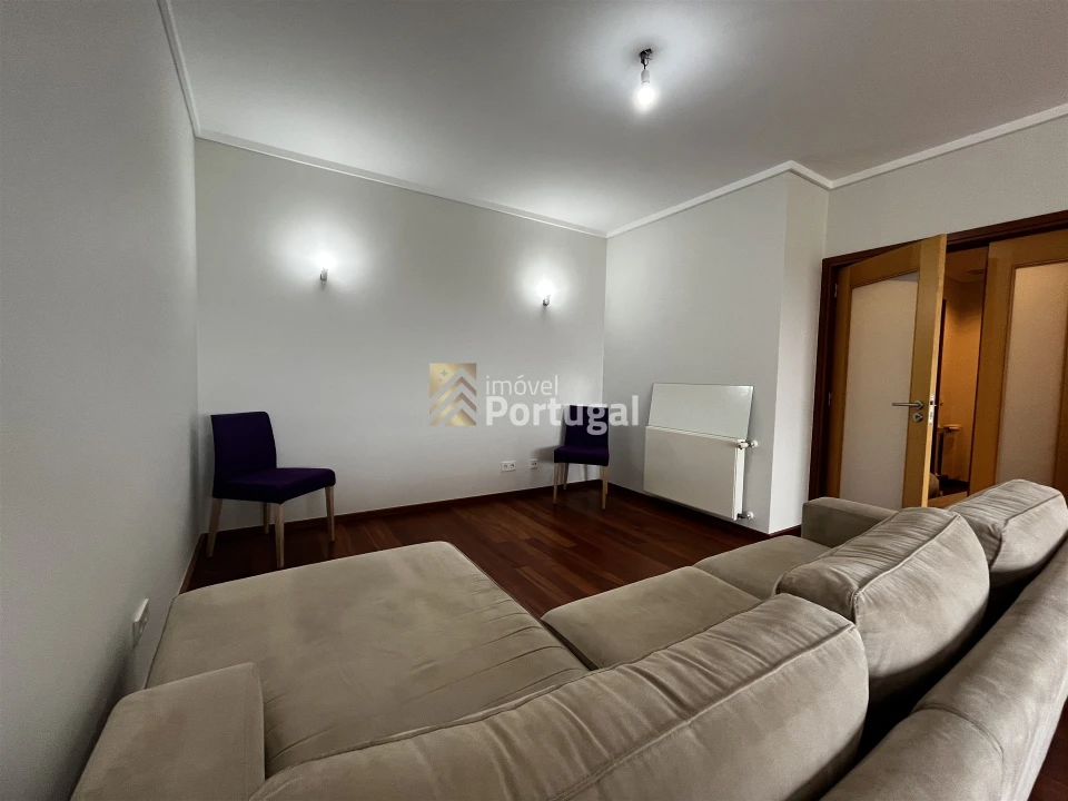 Apartamento T3 para Arrendamento em Lordelo do Ouro e Massarelos Foto 15
