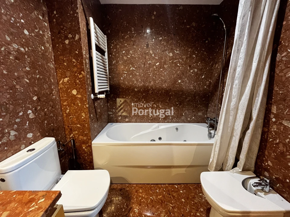 Apartamento T3 para Arrendamento em Lordelo do Ouro e Massarelos Foto 29