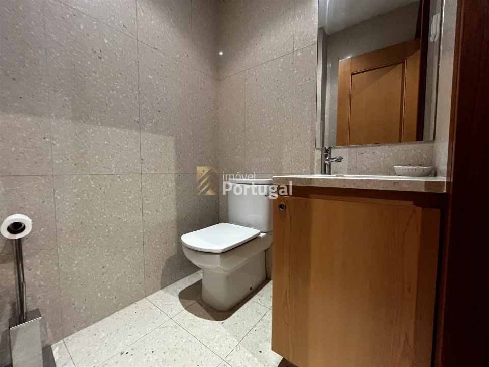 Apartamento T3 para Arrendamento em Lordelo do Ouro e Massarelos Foto 6