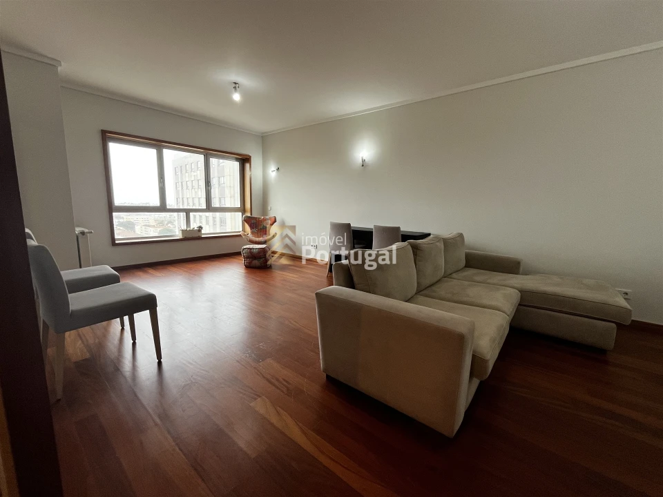 Apartamento T3 para Arrendamento em Lordelo do Ouro e Massarelos Foto 13