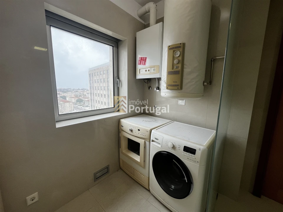 Apartamento T3 para Arrendamento em Lordelo do Ouro e Massarelos Foto 10