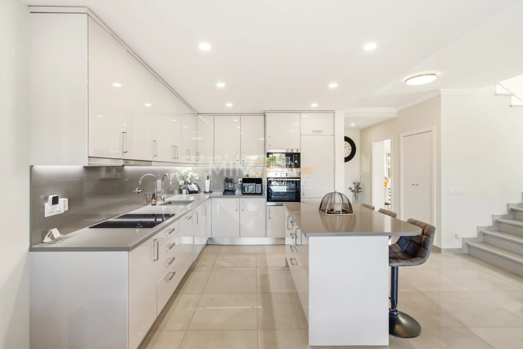 Moradia T4 para Venda em Lagos (São Sebastião e Santa Maria) Foto 9