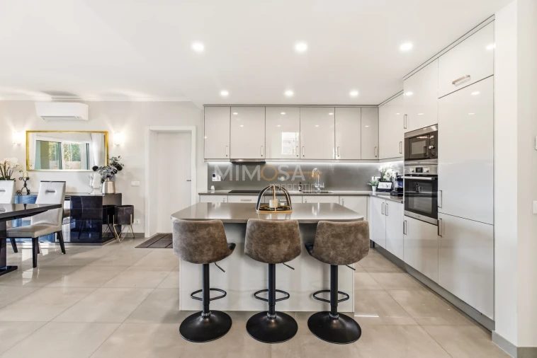 Moradia T4 para Venda em Lagos (São Sebastião e Santa Maria) Foto 8